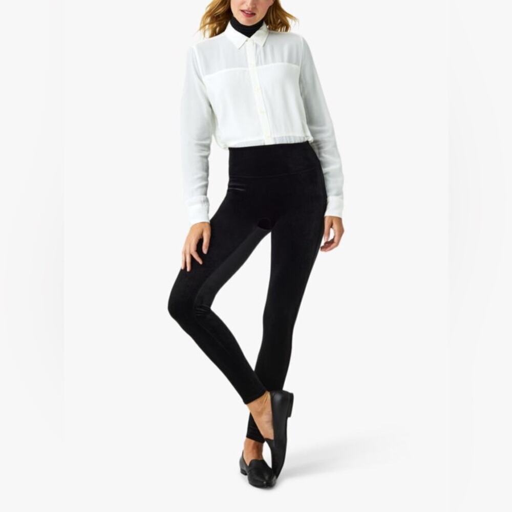 SPANX Velvet Leggings in Black Size Medium.